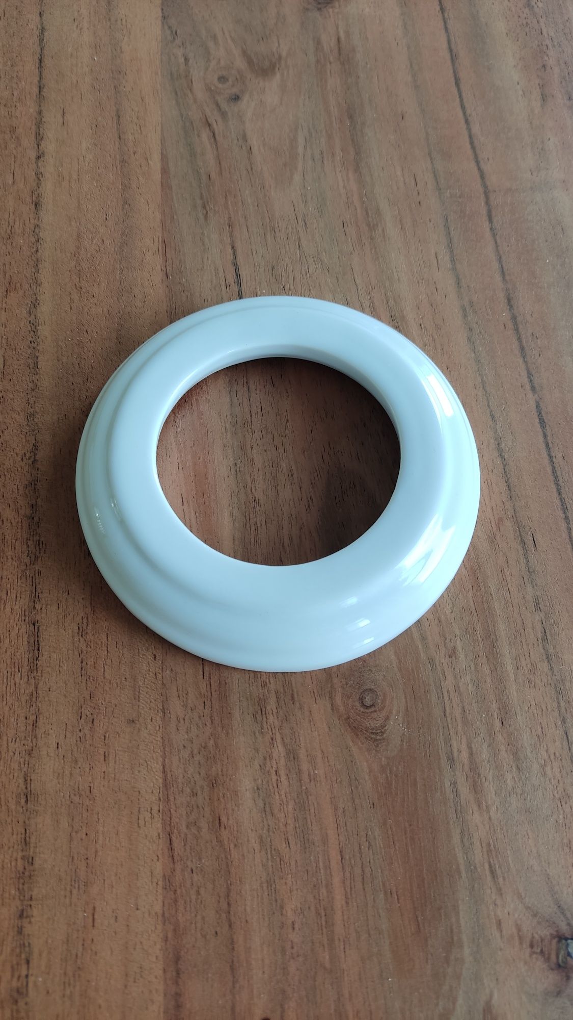 Ceramiczny włącznik podtynkowy biały + 2 ramki