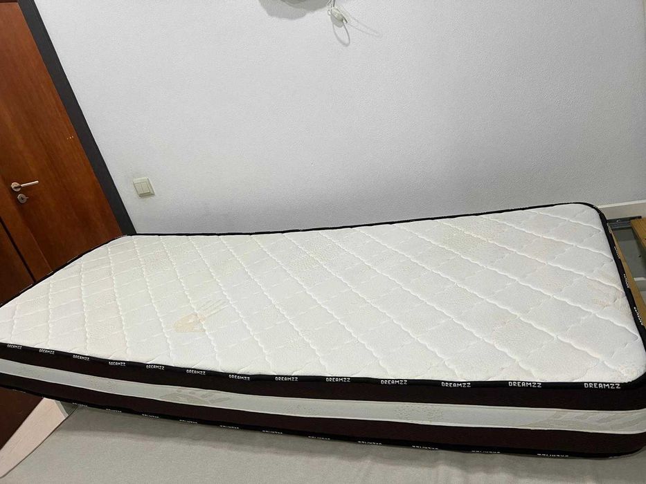 Colchão criança impecável