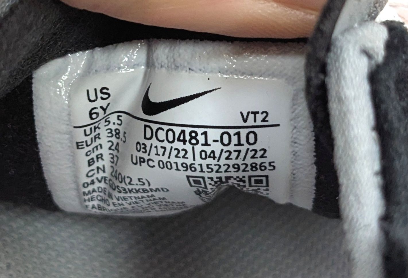 Buty sportowe Nike Waffle One rozm. 38,5