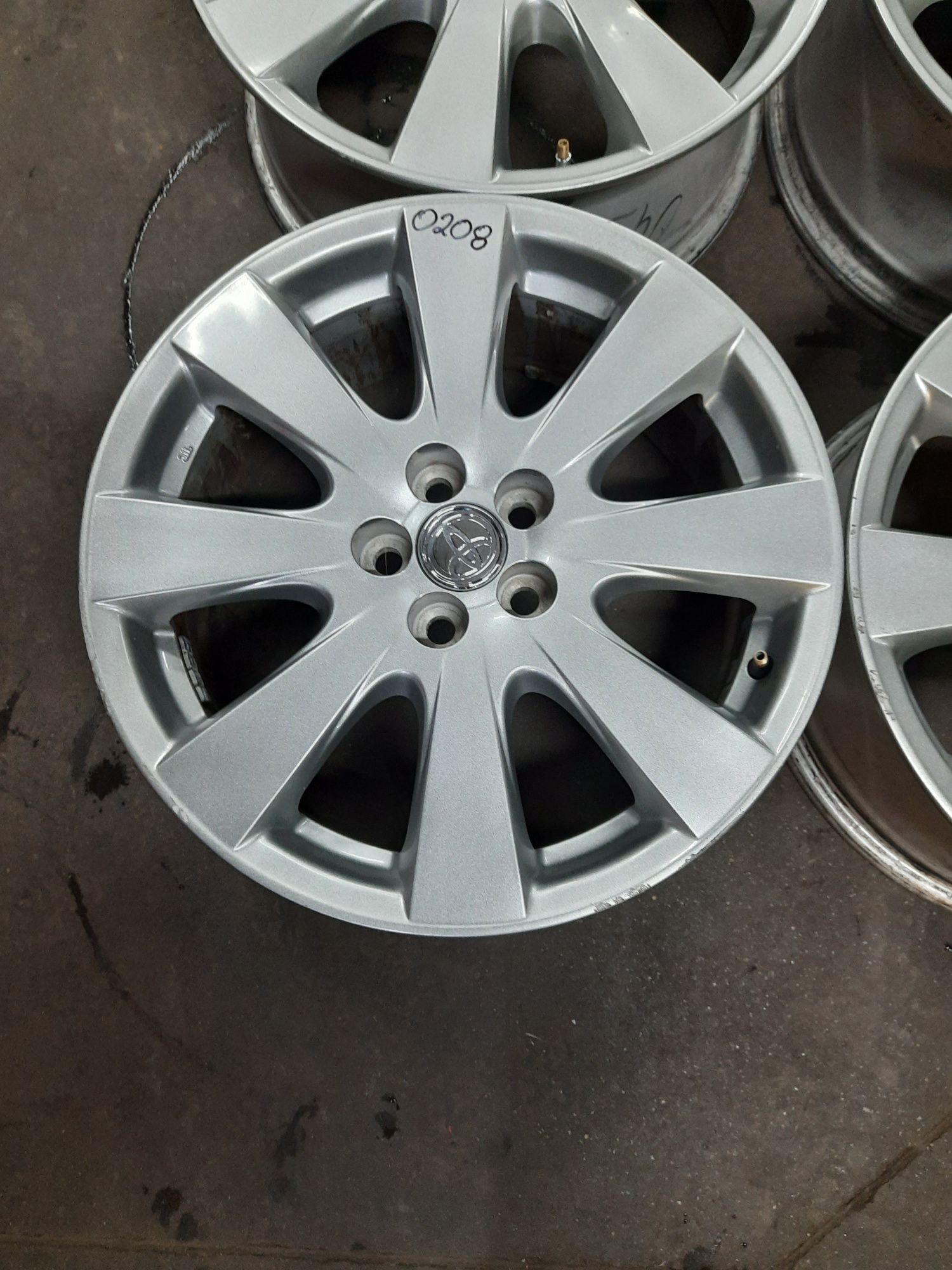 (0208) Felgi 17" 5x100 ET 45 7j - Toyota