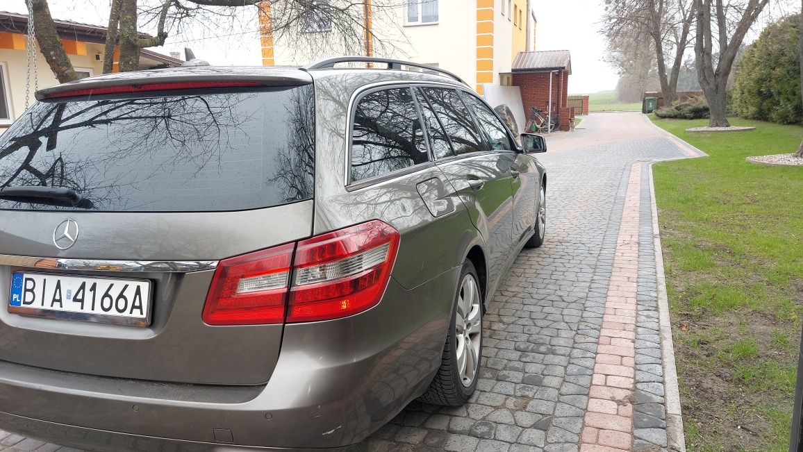 Mercedes E200 z 2011 roku