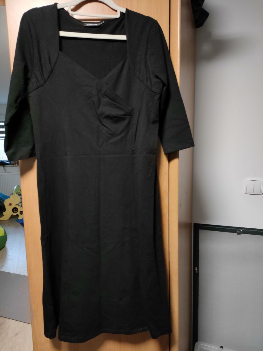 Czarna sukienka  firmy Promiss