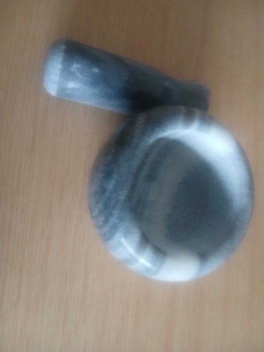 Almofariz e pilão de mármore