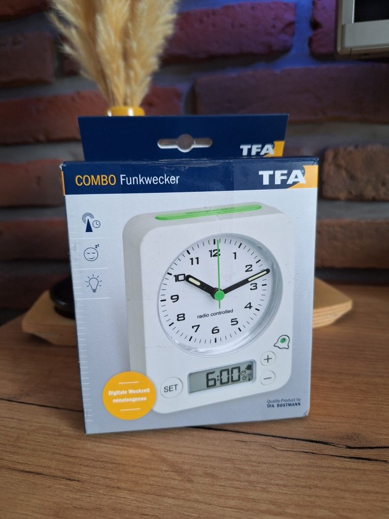TFA budzik sterowany radiowo, nowy