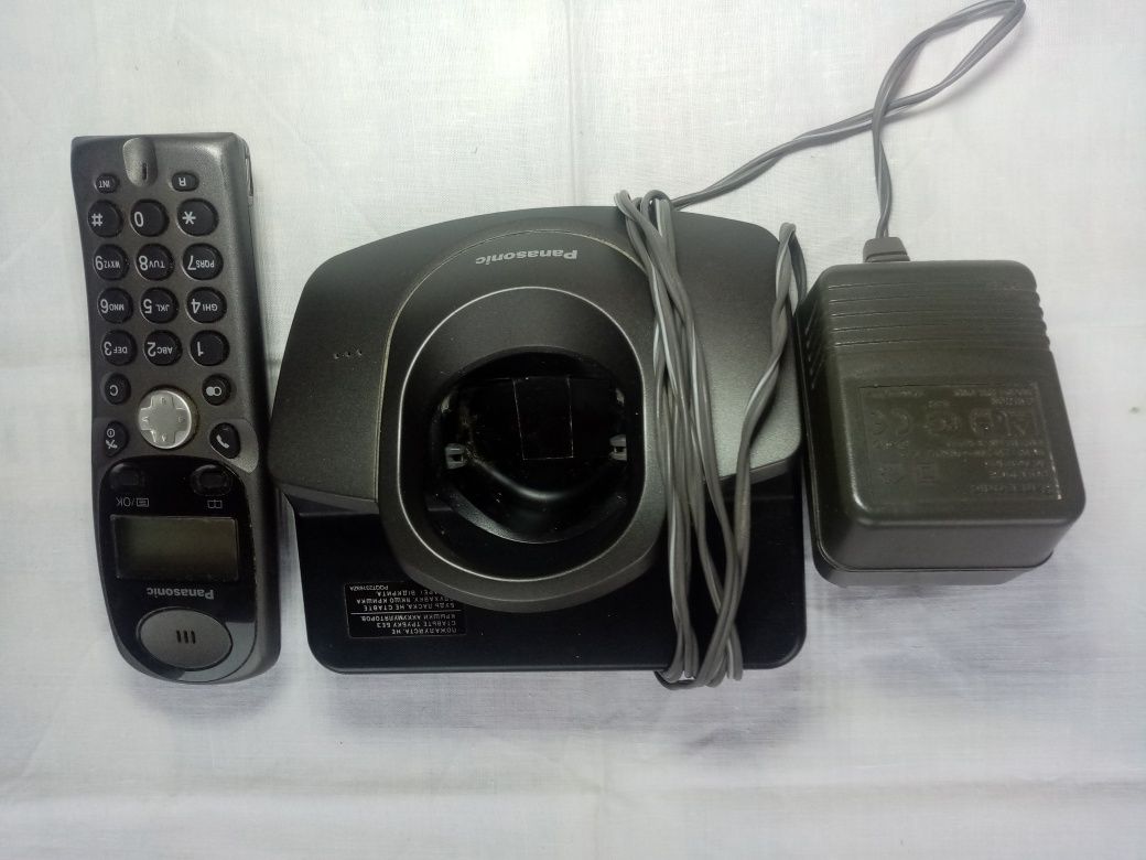 Продам телефон Panasonic KX-TG1107UA
МОДЕЛЬ Nº KX-TG1107UA стан робочи