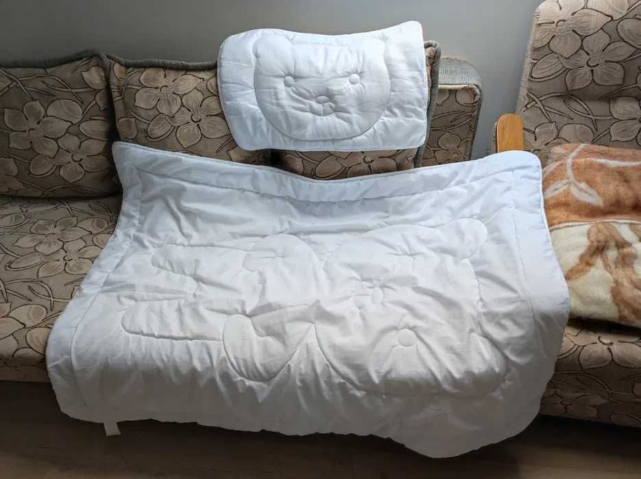 Komplet do łóżeczka: kołdra+poduszka+pościel z ochraniaczem+klin