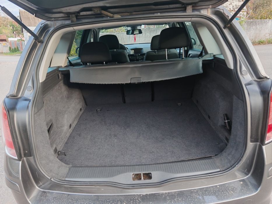 Opel astra 2010 не фарбована