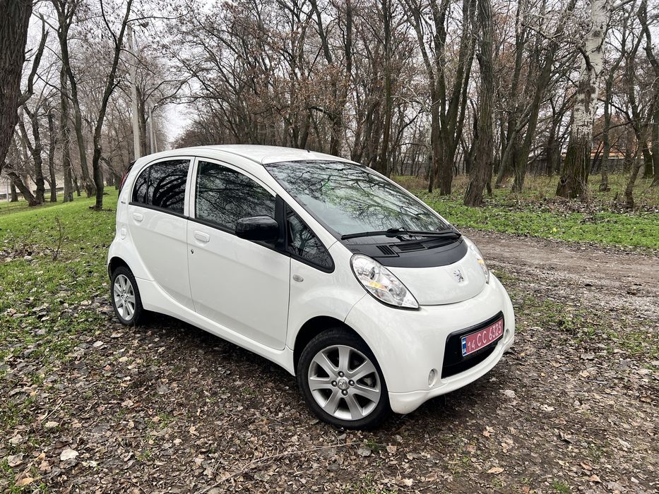 Електроавтомобіль Peugeot iOn