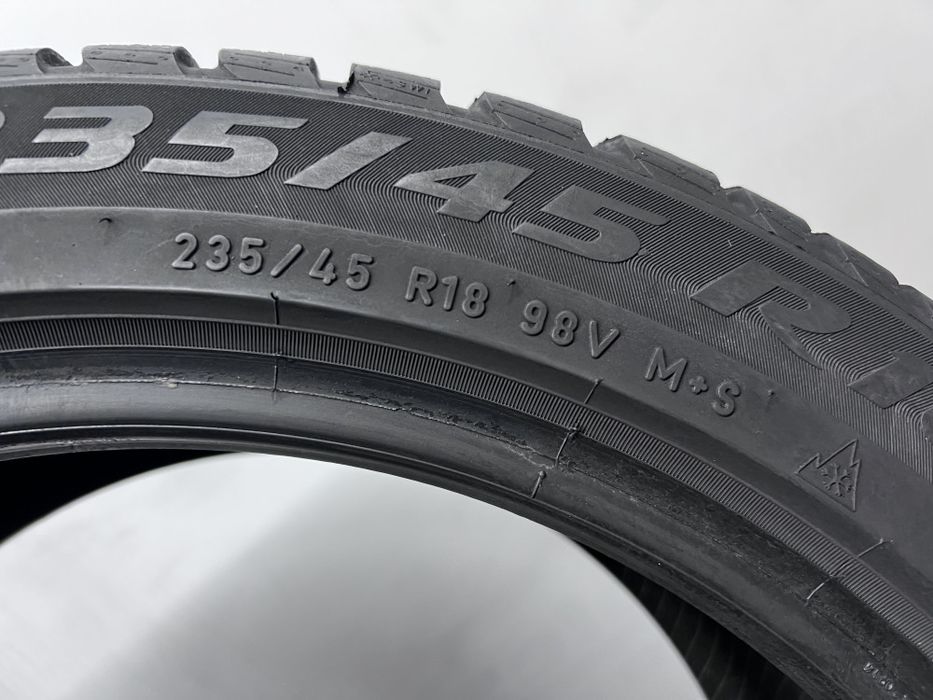 1шт зима 235/45/R18 2022 6,7мм Pirelli SottoZero 3