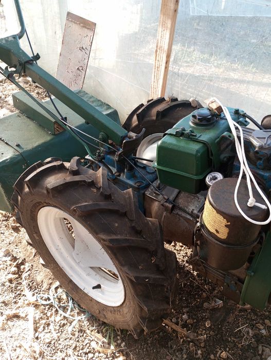 Tenho para venda este motocultivador de marca ACME  valdobbiadene com