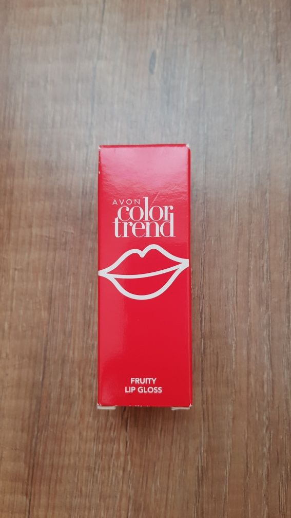 Avon Color Trend pachnący błyszczyk do ust brzoskwinia smaki