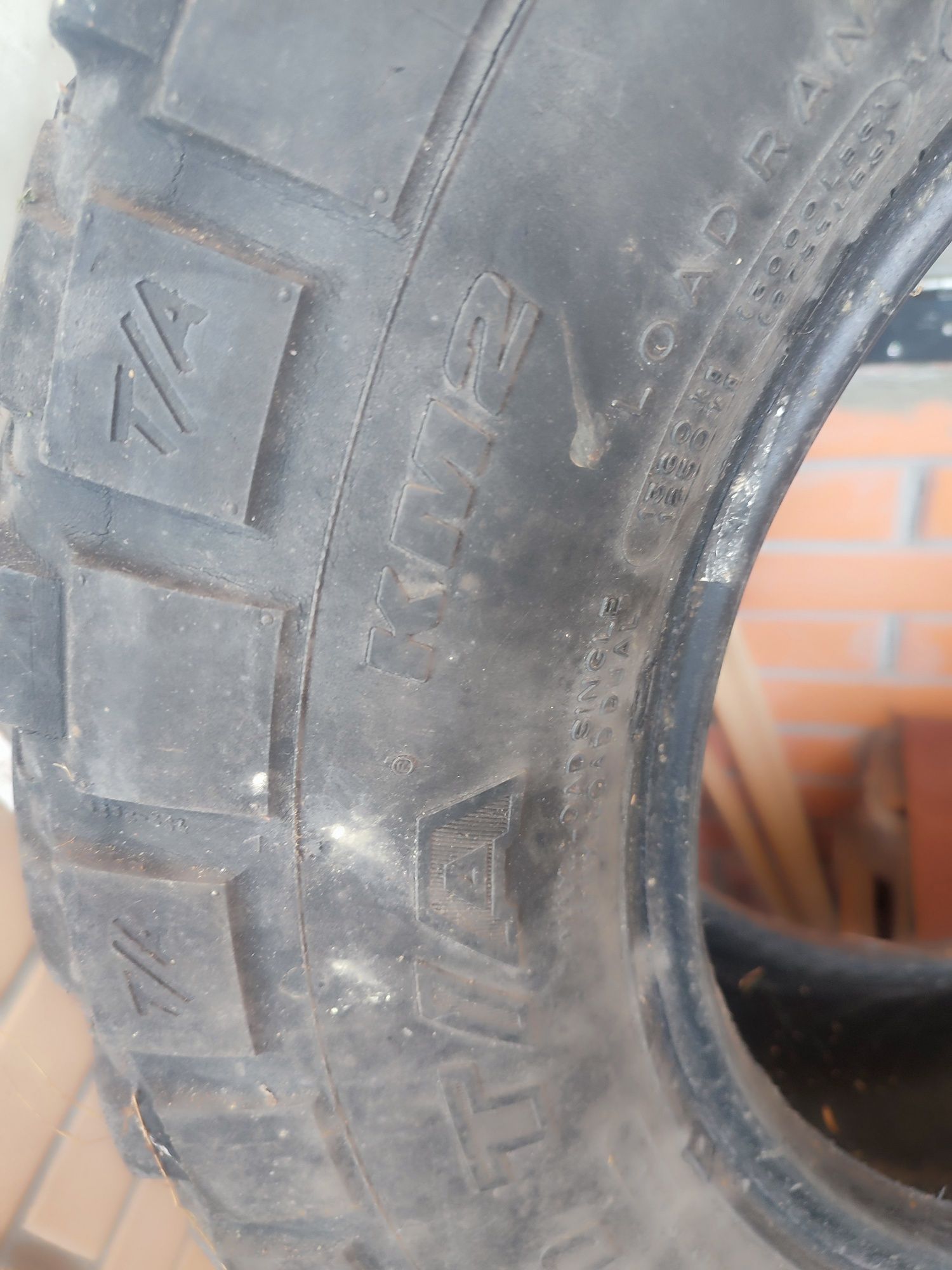 Продам шини 4шт bf Goodrich km2