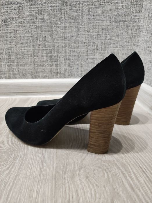 Замшеві туфлі  38 розміру