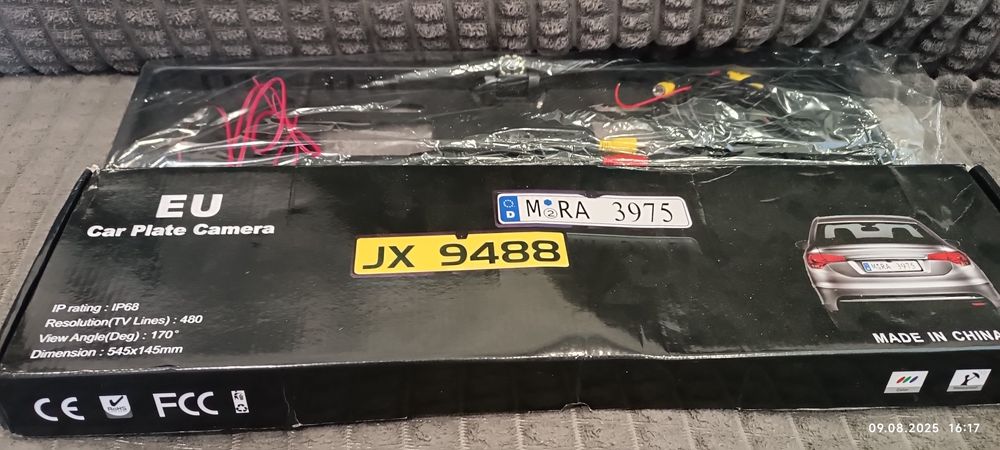 Камера заднього ходу в номерний рамці