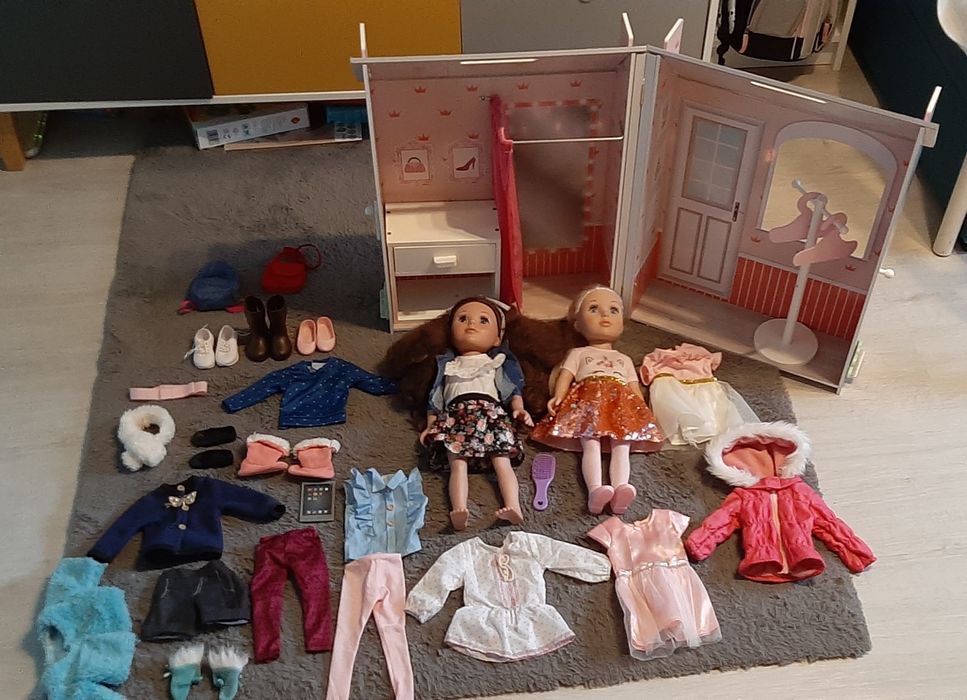 Polecam duży zestaw lalek, ubranka, domek-sklep-przebieralnia