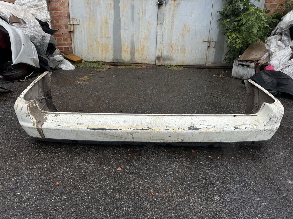 Задний бампер Volkswagen Caddy
