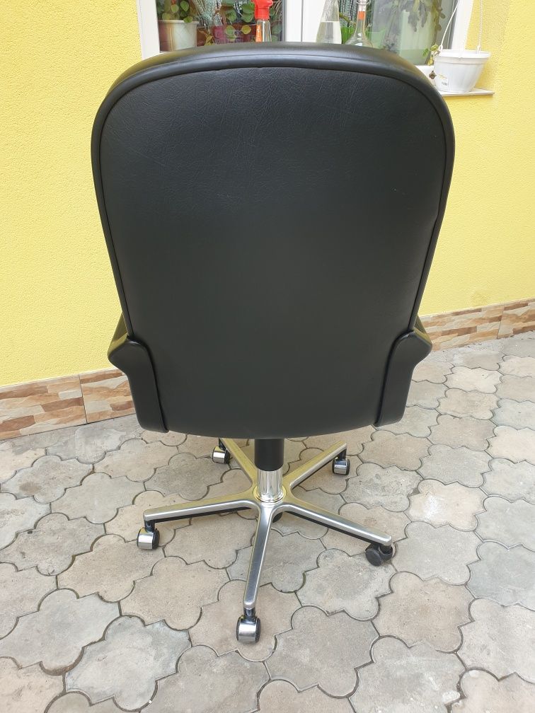 Офісне директорське крісло Шкіра 100%_ Німеччина