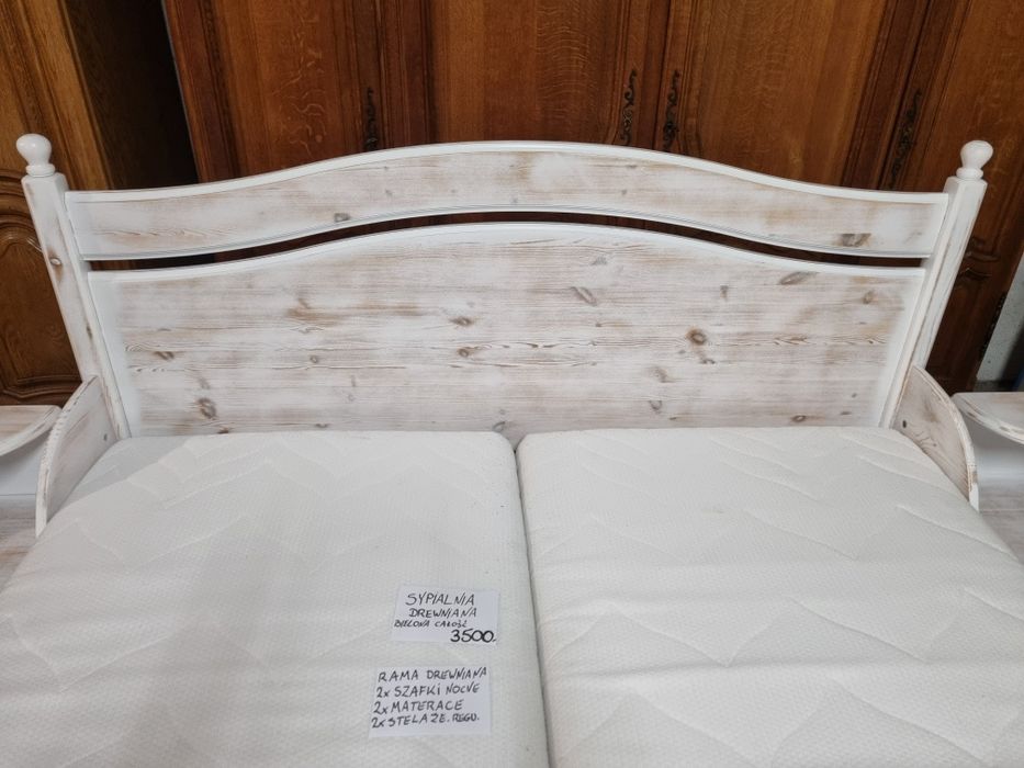 łóżko sypialnia drewniana bielona