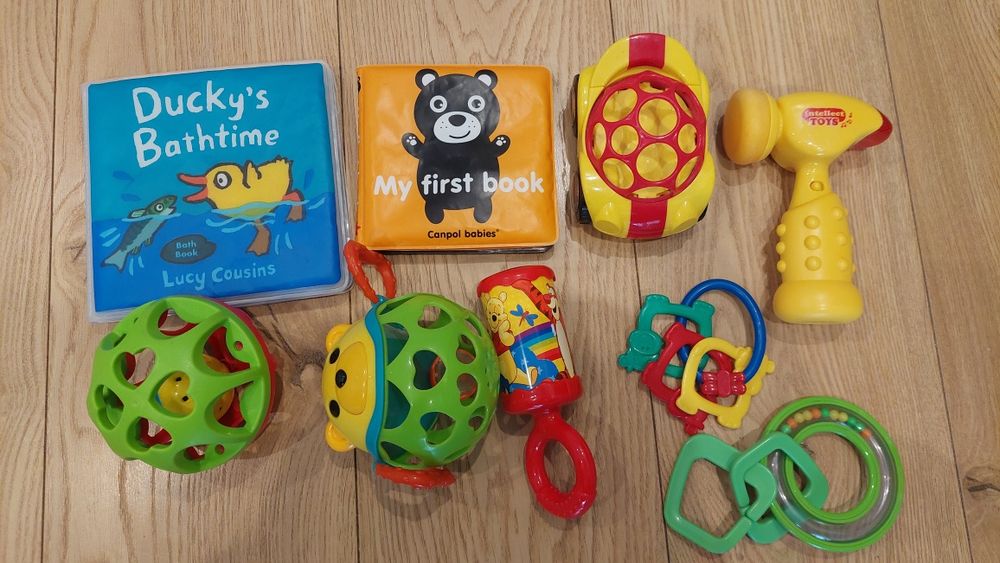 Grzechotki zabawki dla maluszka i książeczki do kąpieli