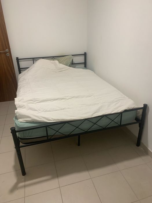 Cama com colchao 140/200