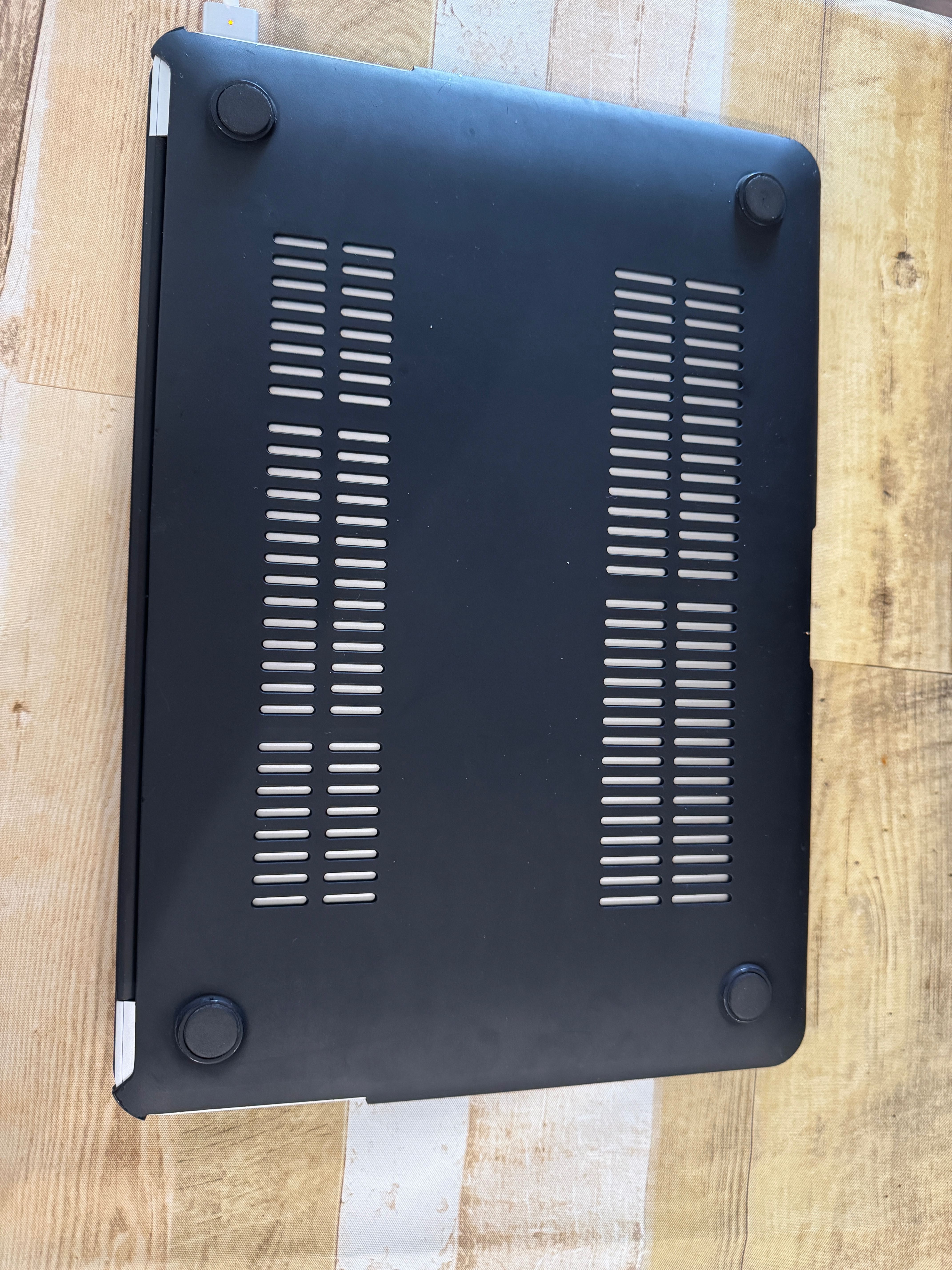 MacBook Air 13" intel core i5