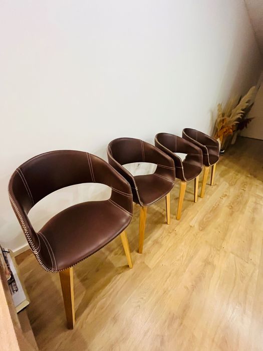 Cadeiras de jantar preço de cada uma 90€