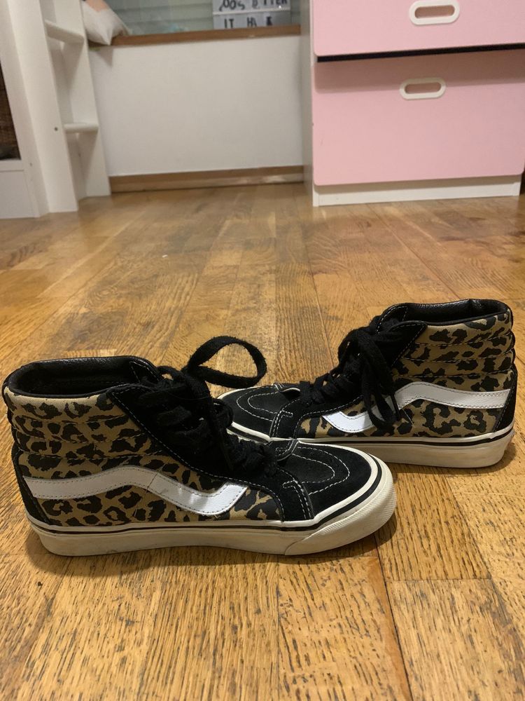 Tenis Vans 36.5 cor preto e tigre menina quase novos