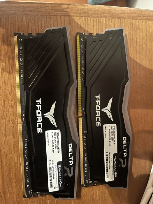 RAMS 2x8G DDR4 T-Force Delta rgb