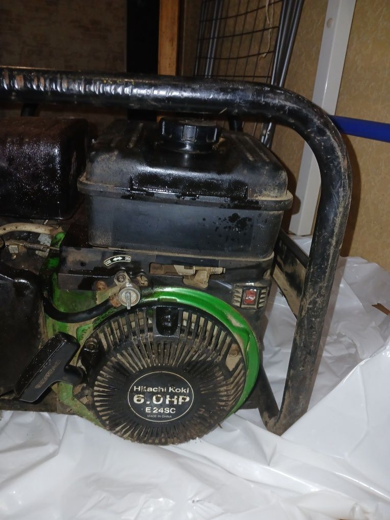 Бензогенератор HITACHI  KOKI 6.0HP E24SC