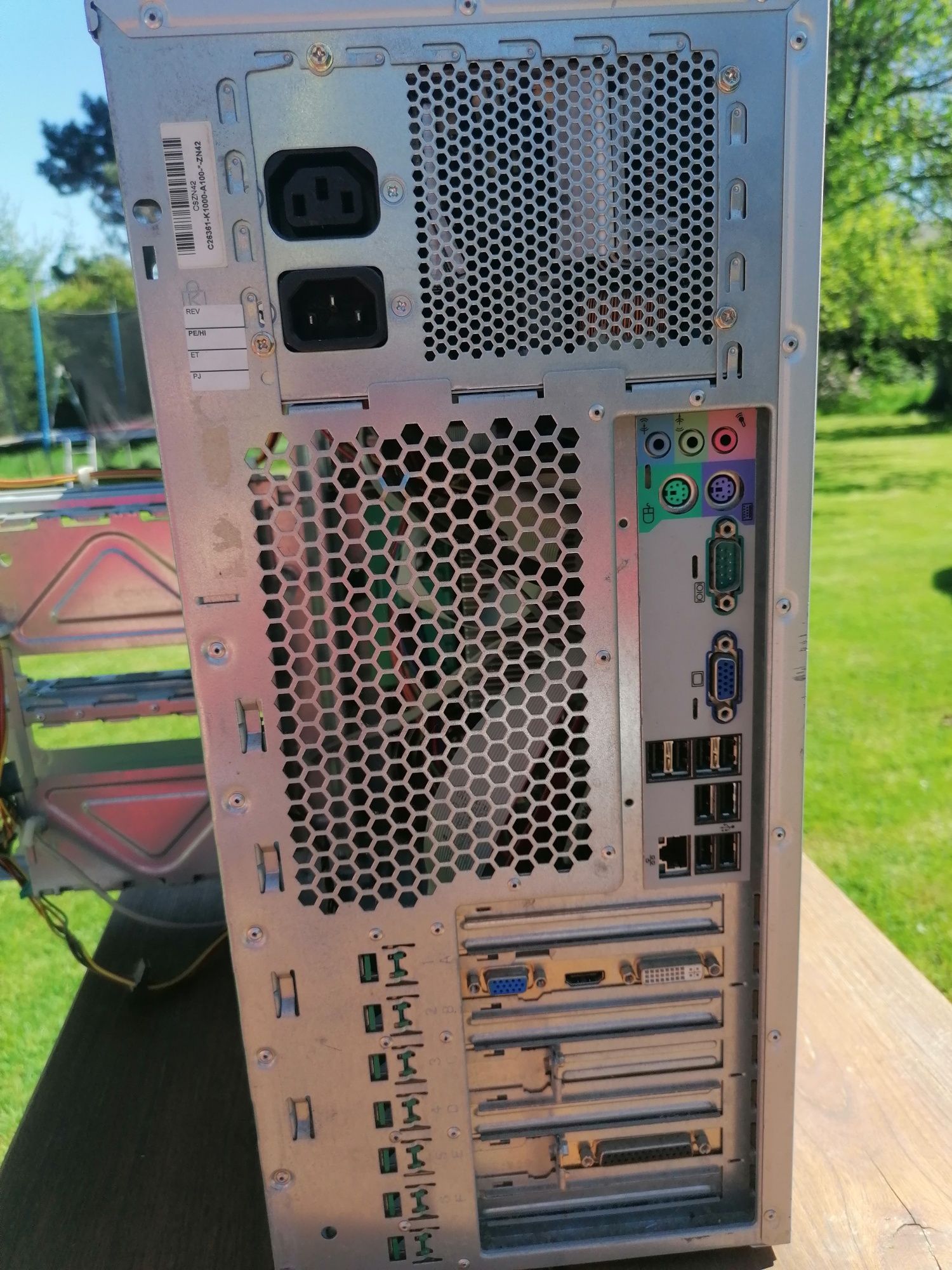 Komputer Fujitsu Siemens stacjonarny
