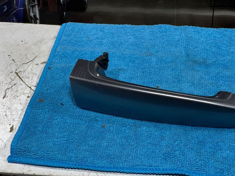 BMW 3 E90 E91 Klamka zewnętrzna drzwi keyless prawy przód tył A52