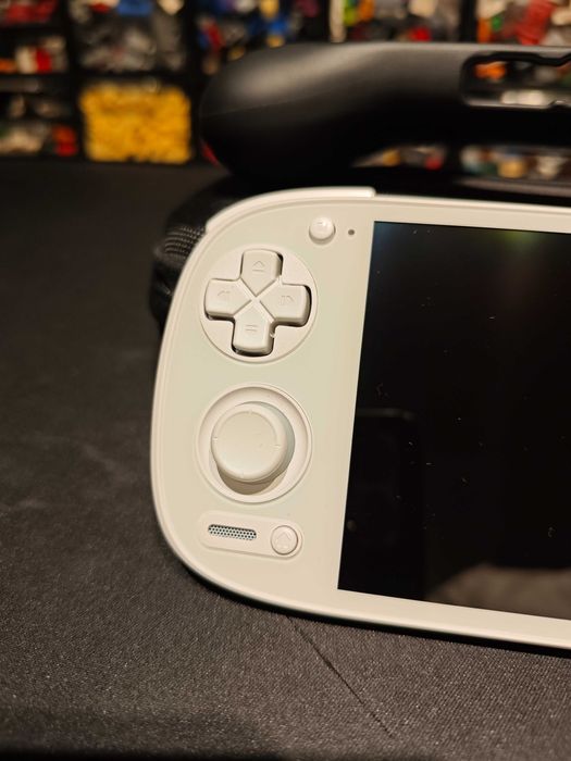 Konsola przenośna Retroid Pocket 5 + etui + grip