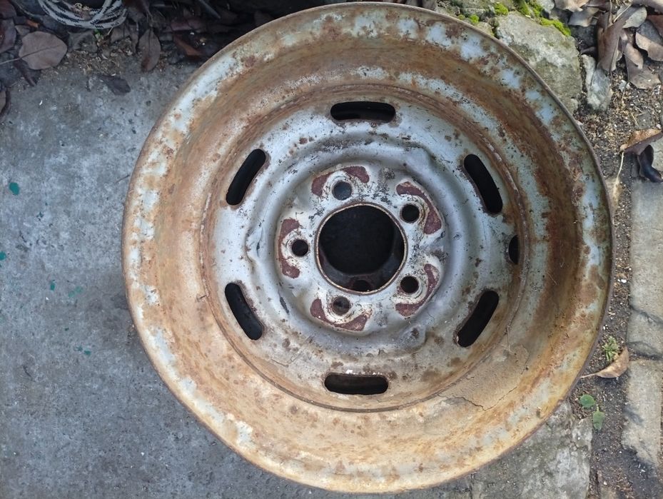 Продам диски Москвич  r13