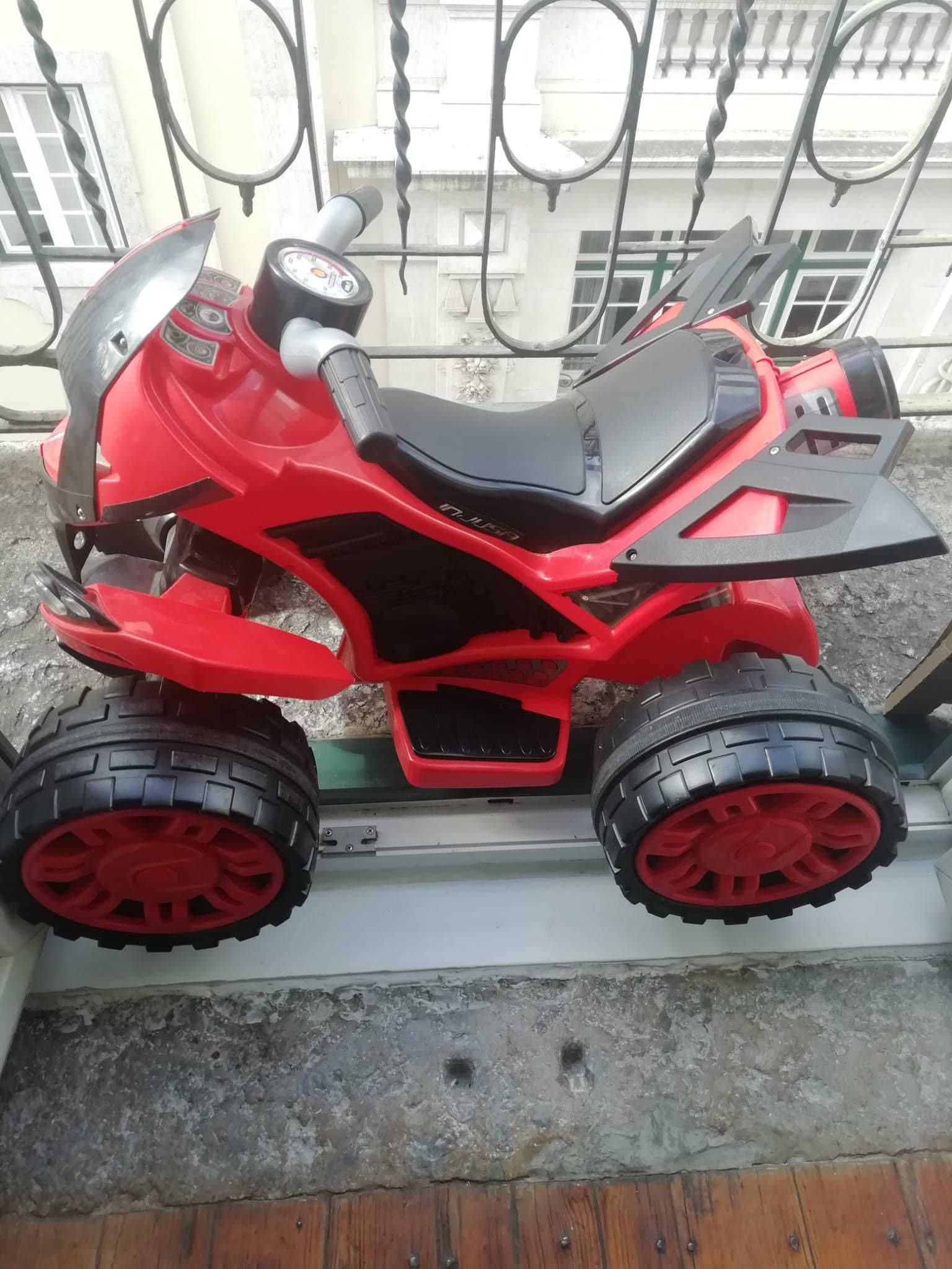 Moto 4 Electrica para criança - NOVA