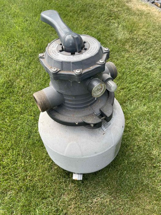 Duzy basen z pampa piaskowa intex