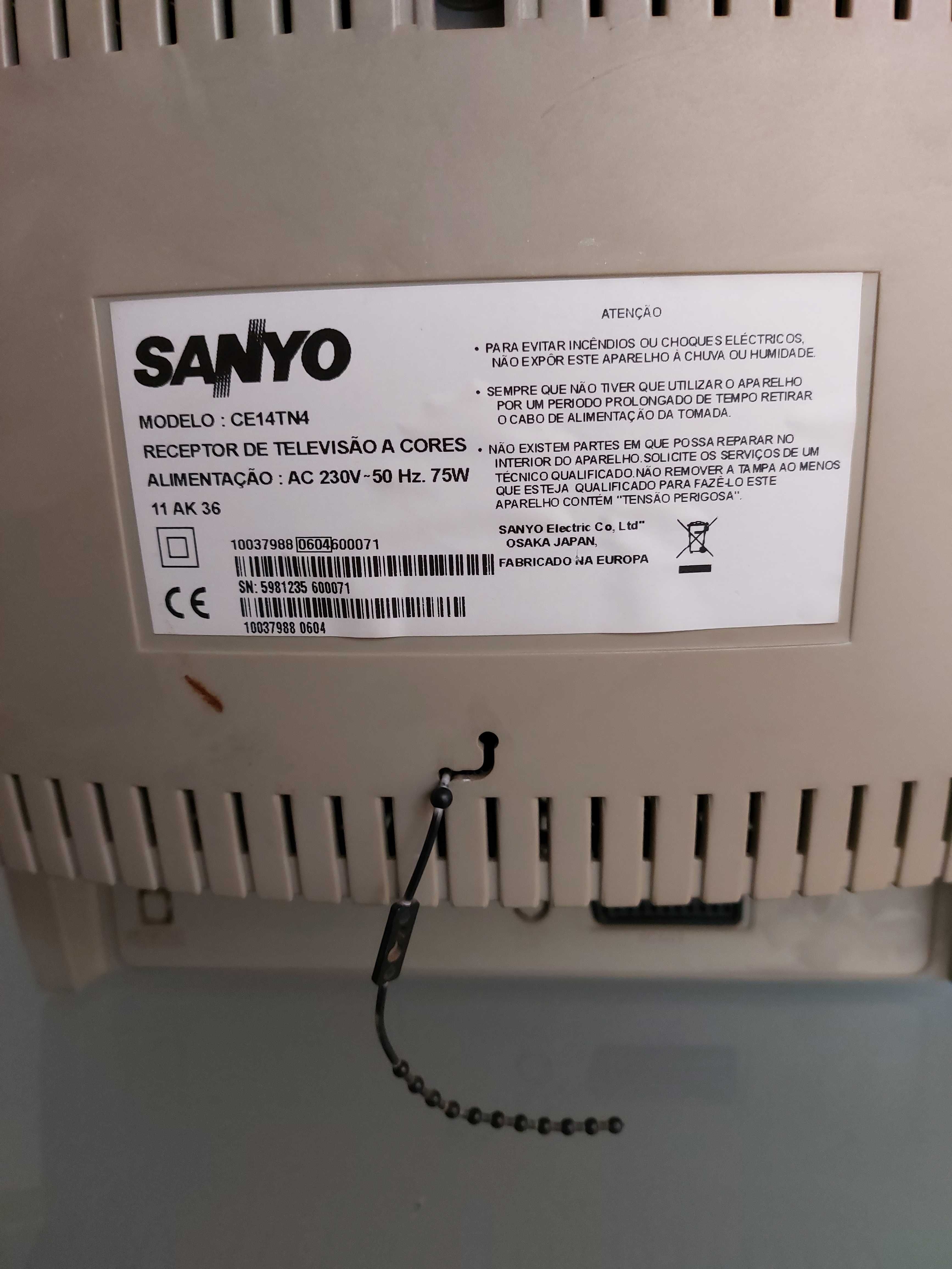 Televisor Sanyo 20" + suporte para parede