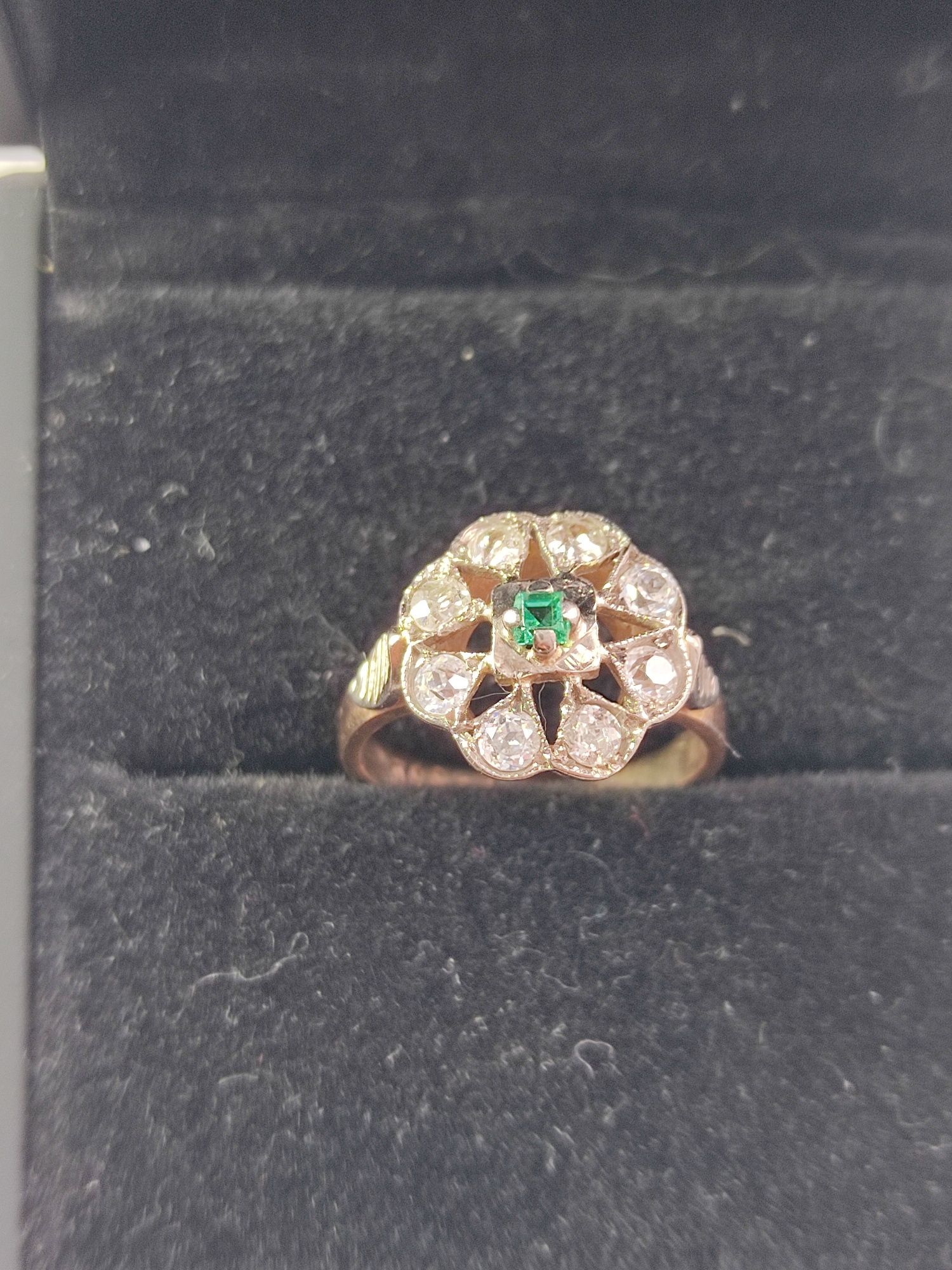 Золотое кольцо с бриллиантами0.50ct.