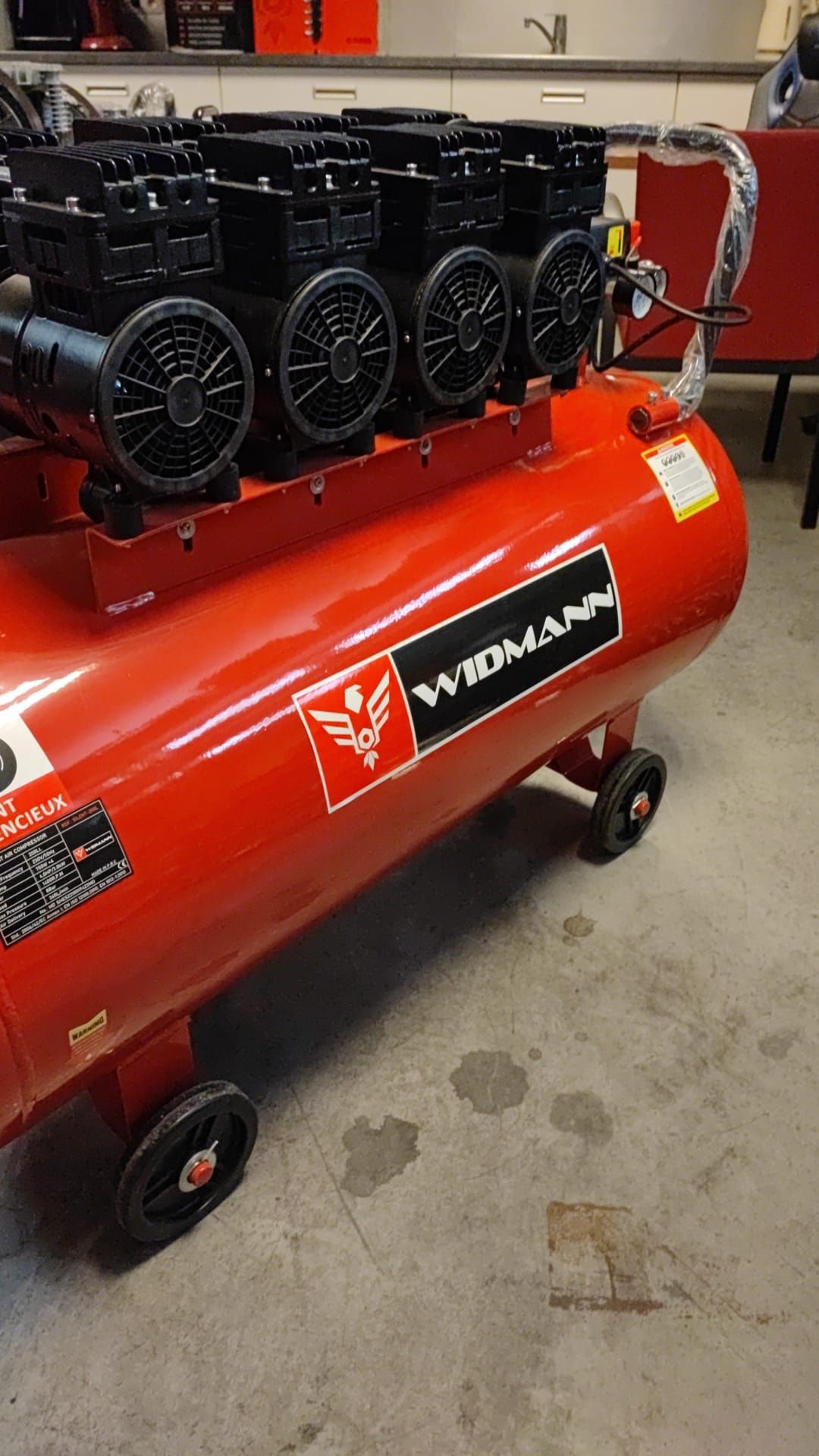 Compressor de 200 litros silencioso novo