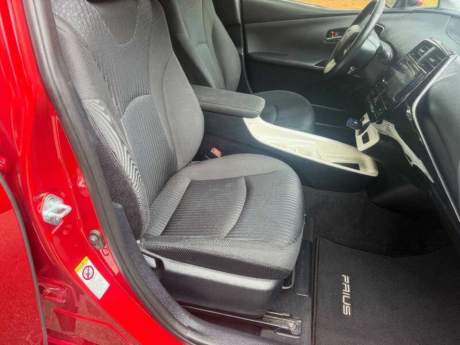 Toyota Prius Three      2016