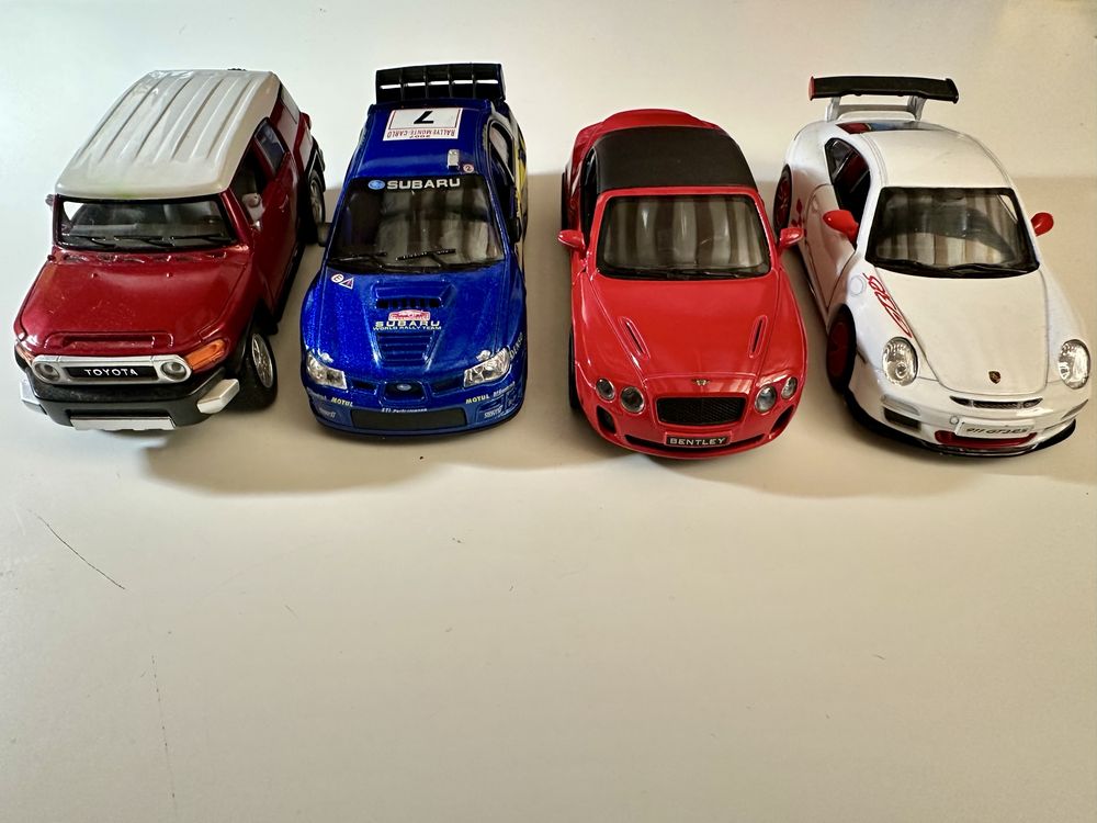 Carinhos, Conjunto de 4 Miniaturas KINSMART