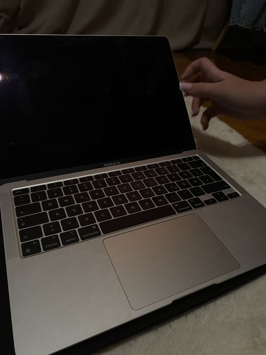 ноутбук MacBookAir