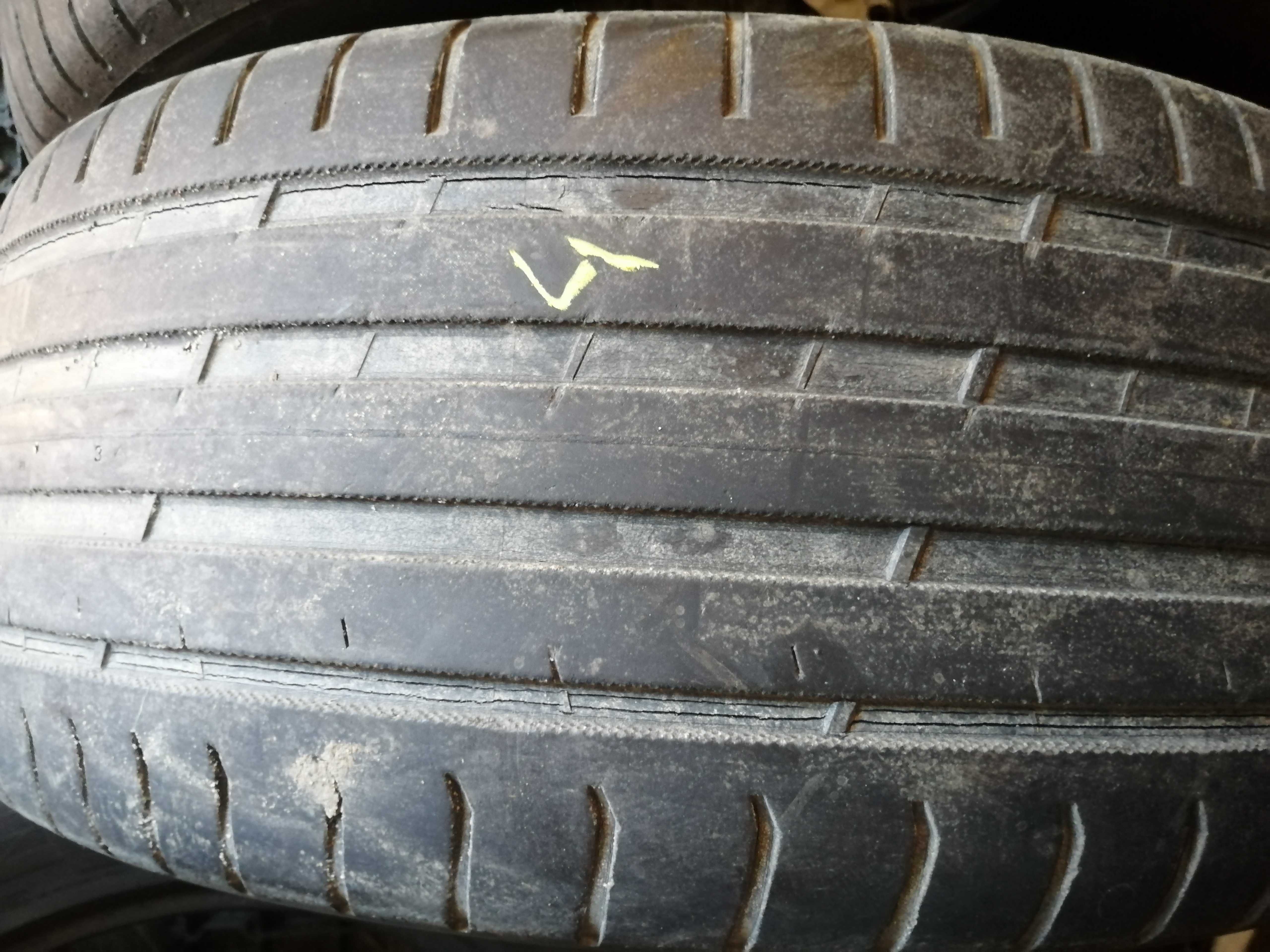 2 opony używane letnie Nokian 225/50r18