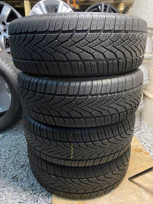 Шини Зима 205 55 16 Semperit