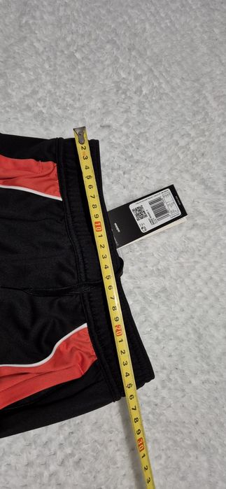 Adidas Messi sppdenki 7-8lat 128cm. CArne nowe. Zasuwane kieszenie