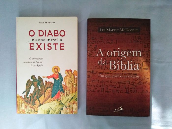 Livros religiosos Três título diferentes.