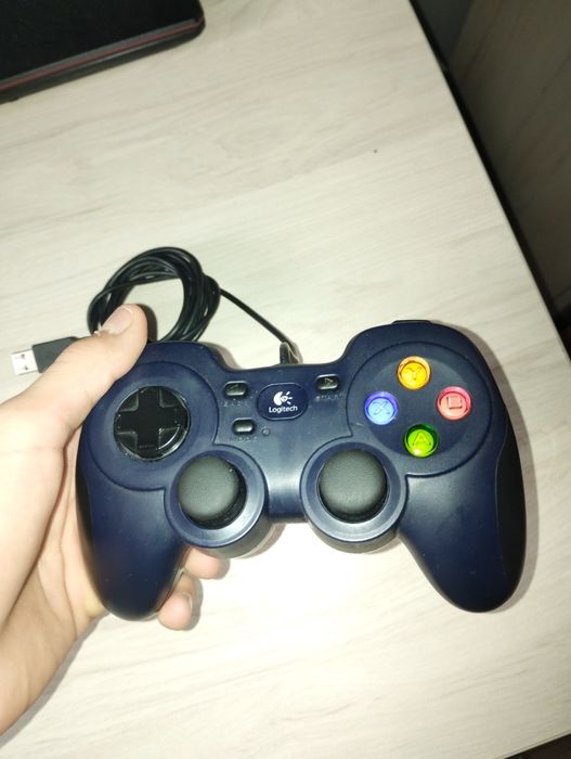 Pad "Logitech" w bardzo dobrym stanie