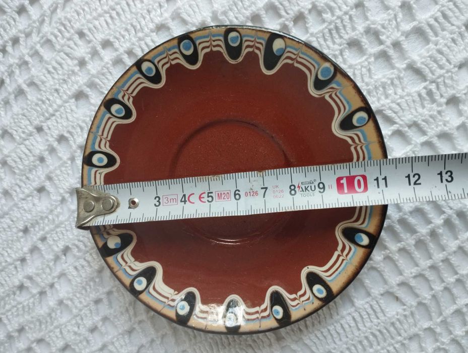 Ceramika bułgarska filiżanki i spodeczki