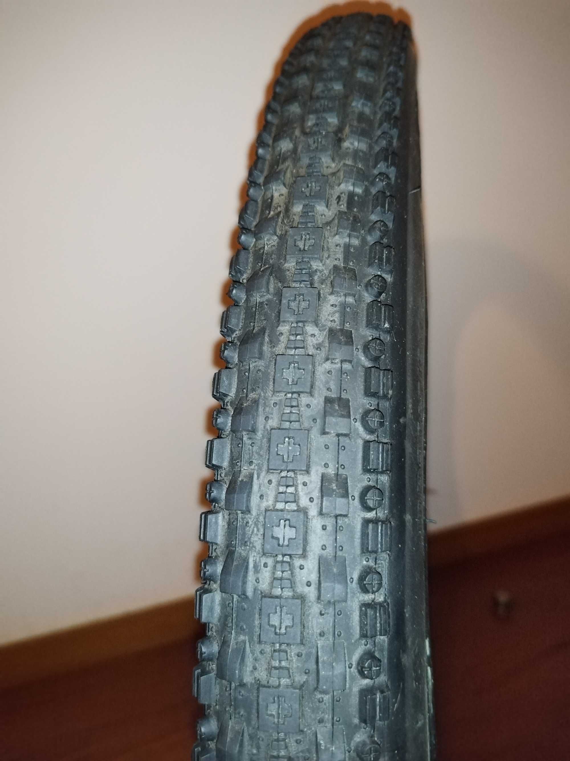 Par pneus Maxxis Ignitor e Crossmark roda 26