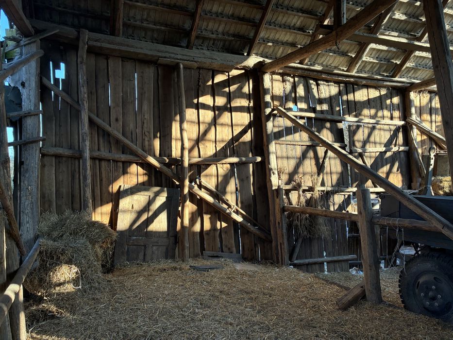 Deski i belki ze starej stodoły