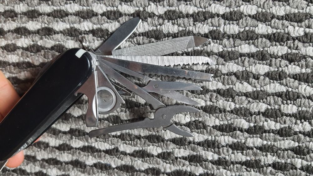 Scyzoryk, wielofunkcyjny multitool